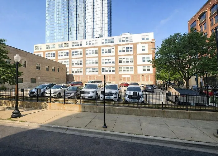 Chic Cozy 3br Michigan Avenue Spacious Close To Iconic Landmarks & Attractions Chicago